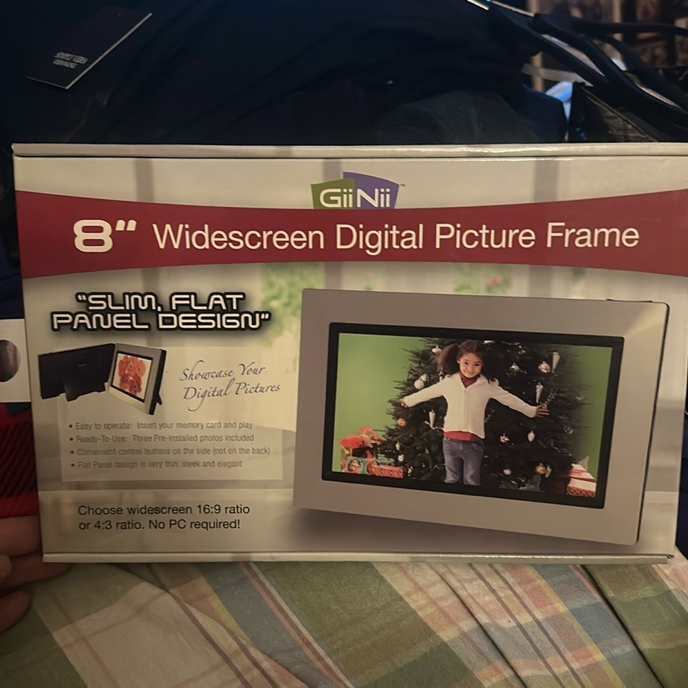 Digital picture frame